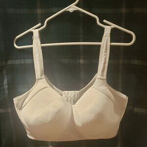 Vanity Fair Bra Lingerie Sport Full-Figure Wireless Bra in Size 40DD